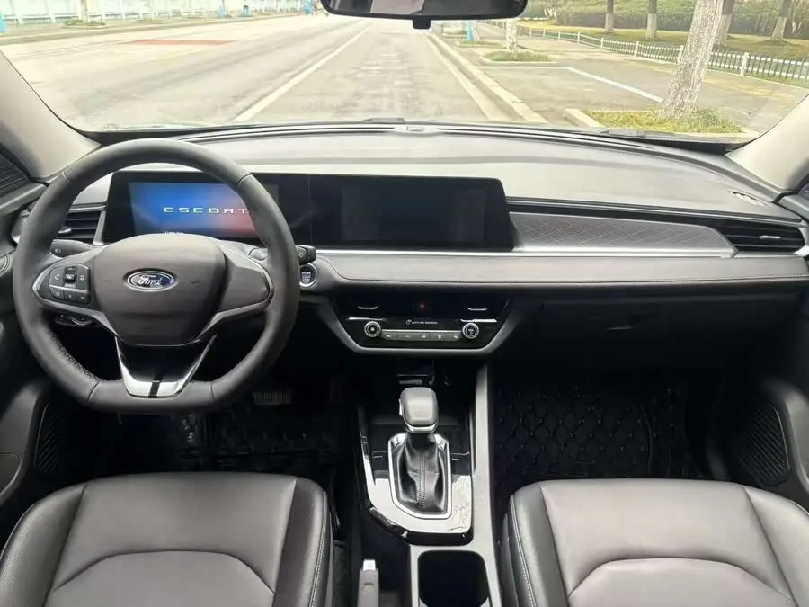 Ford Focus 2021 1.5L Automatic Diamond Edition