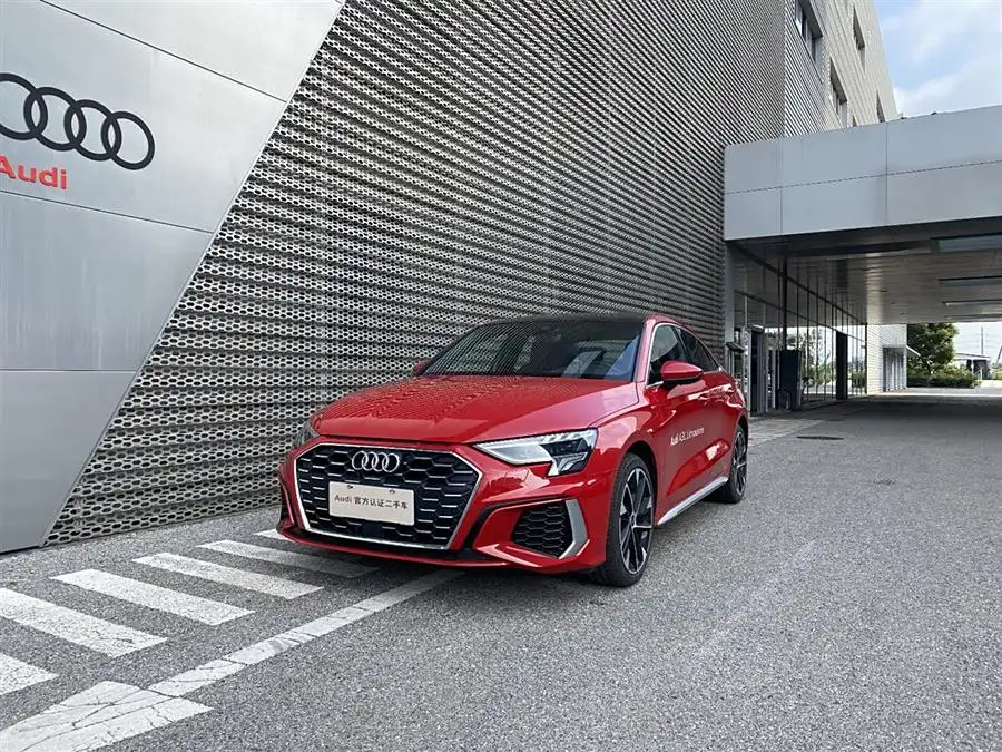 أودي A3 2023 طراز مُعدل A3L ليموزين 35 TFSI إصدار رياضي عصري