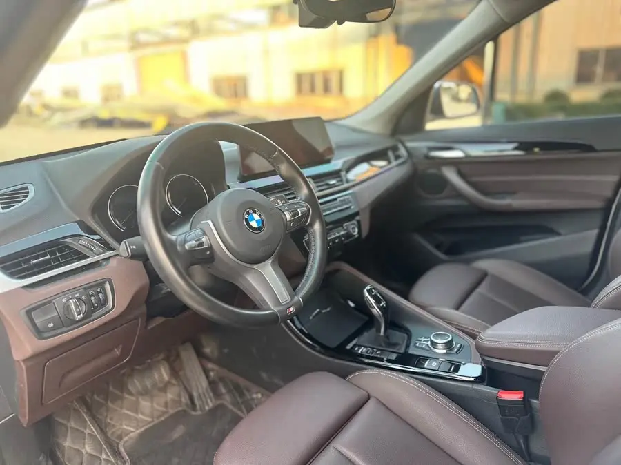 بي إم دبليو X1 2020 sDrive20Li الحصرية