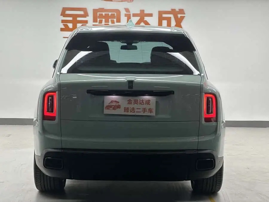 كولينان 2024 بلاك بادج