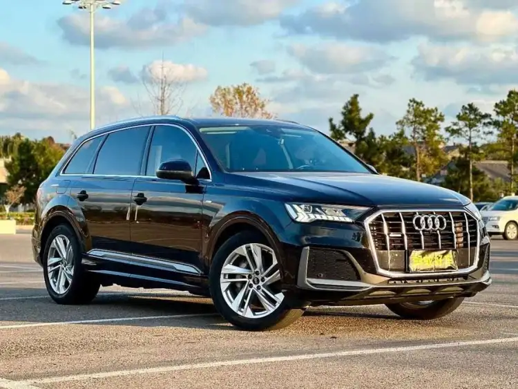 Audi Q7 2023 45 TFSI quattro S line Sport
