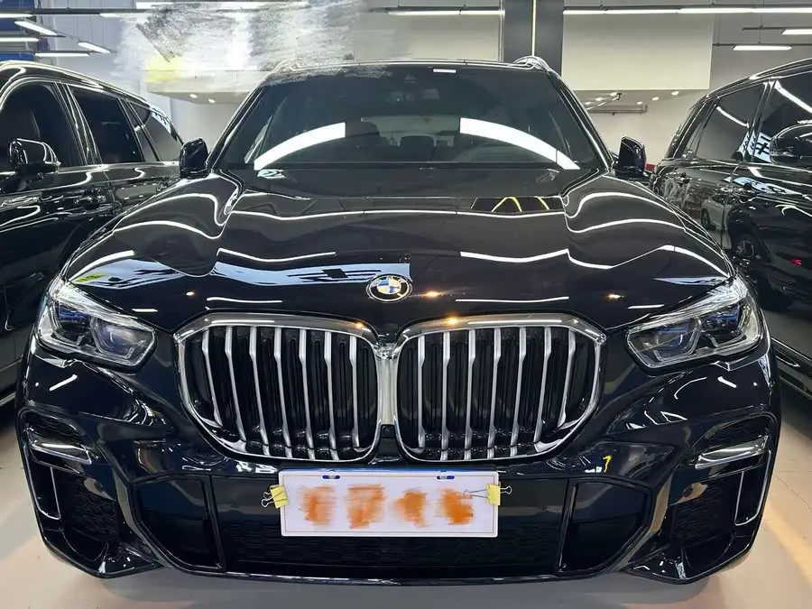 بي إم دبليو X5 2022 طراز مُعدل xDrive 40Li حزمة M الرياضية الحصرية