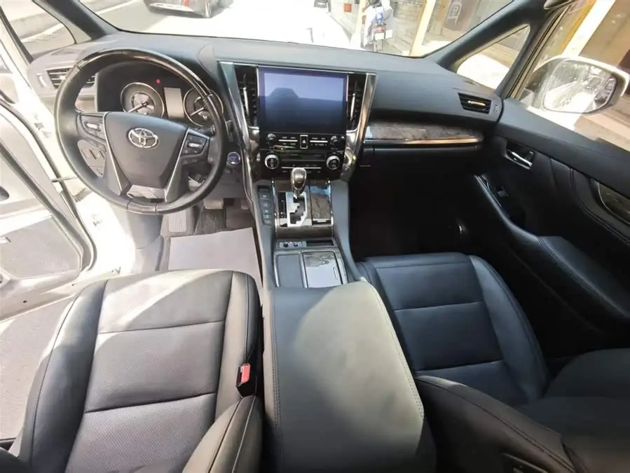 ألفارد 2021 النسخة المتميزة بمحرك مزدوج سعة 2.5 لتر