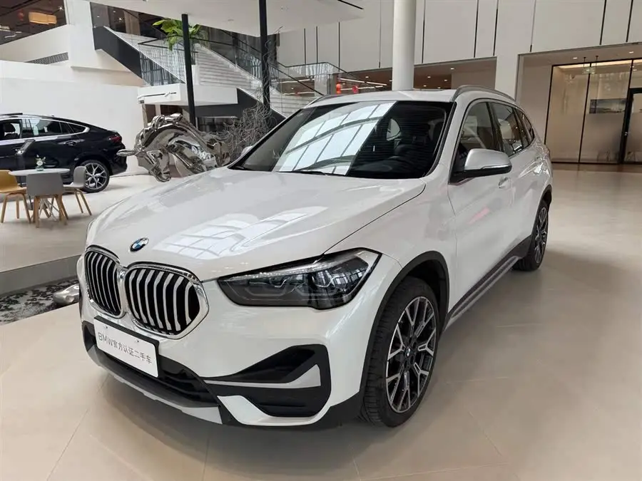 بي إم دبليو X1 2022 xDrive25Li الفئة الفاخرة