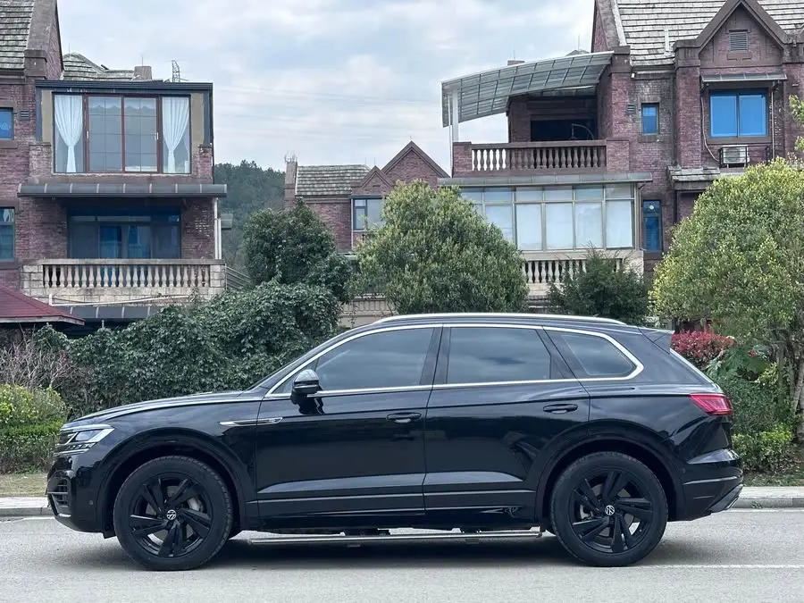 Touareg 2021 3.0 TSI R-Line Black Edition