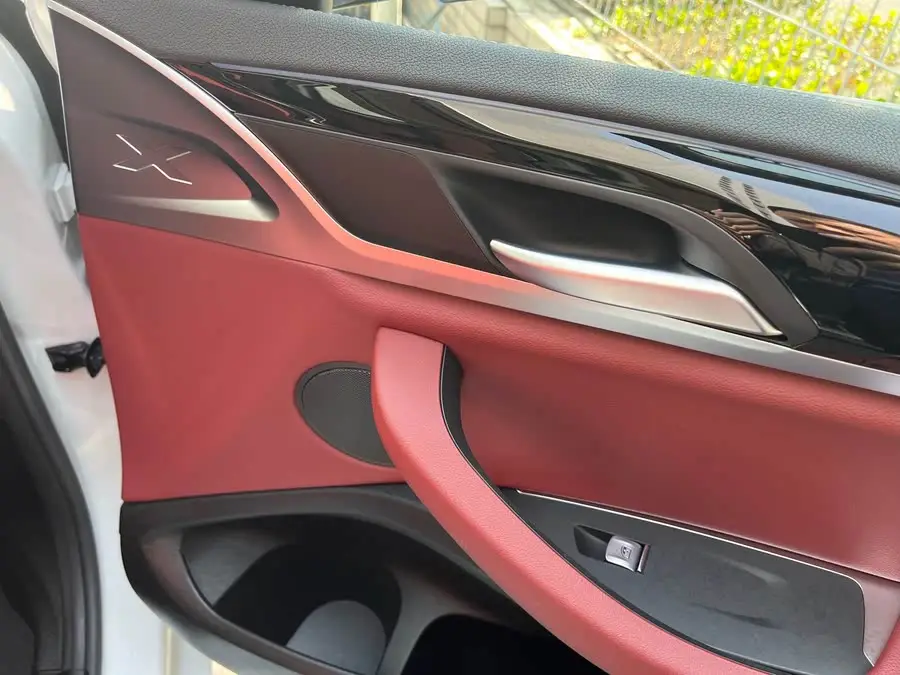 بي إم دبليو iX3 2023 الإصدار الرائد