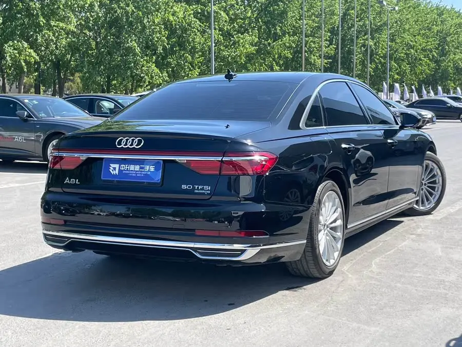 أودي A8 طراز 2022 A8L 50 TFSI كواترو إصدار الراحة