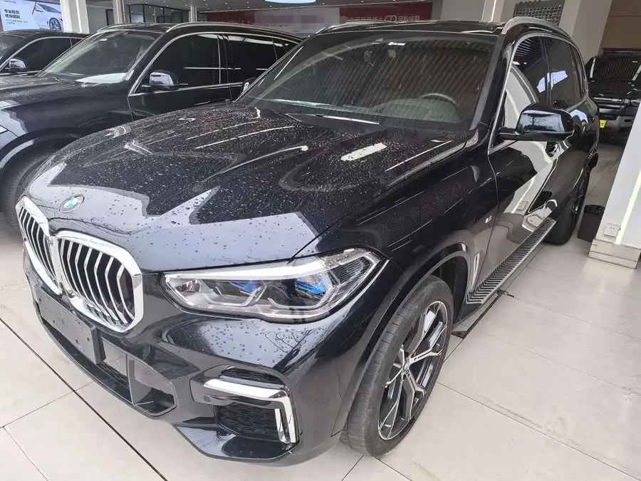 بي إم دبليو X5 2022 xDrive 40Li حزمة M الرياضية