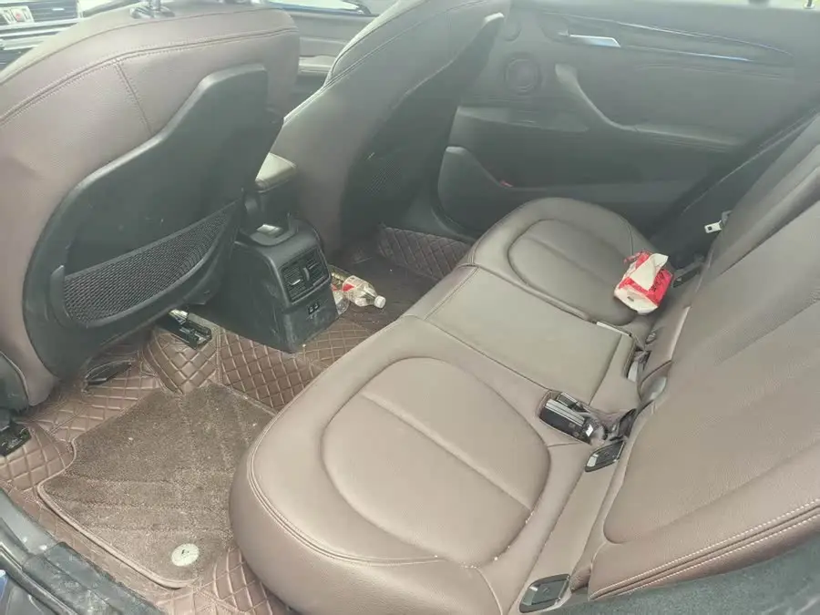 بي إم دبليو X1 2020 sDrive20Li الحصرية