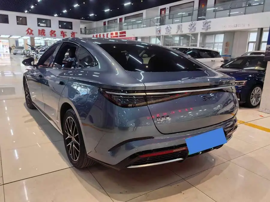 ختم 2023 DM-i 1.5L 121 كم طراز متميز