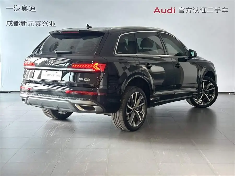 Audi Q7 2023 55 TFSI quattro S line Sport