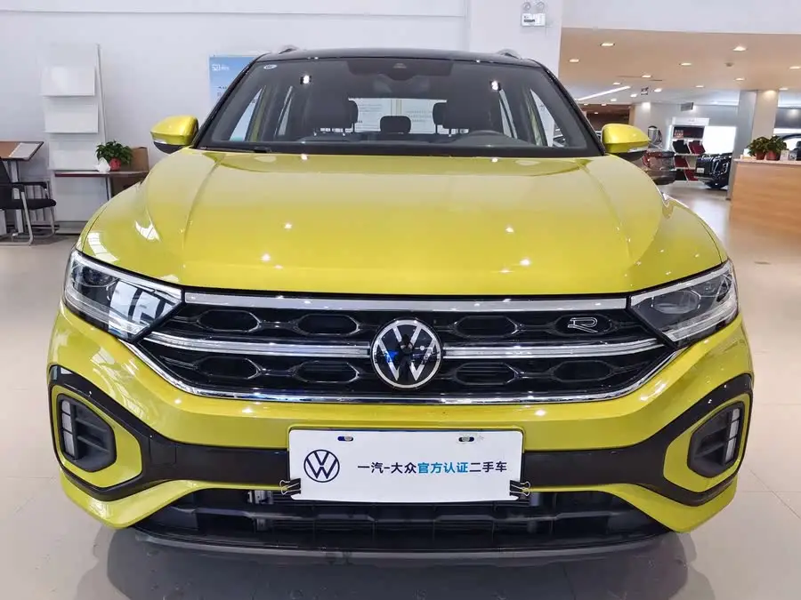 T-ROC 2023 300TSI DSG نسخة ستارى للدفع الأمامي