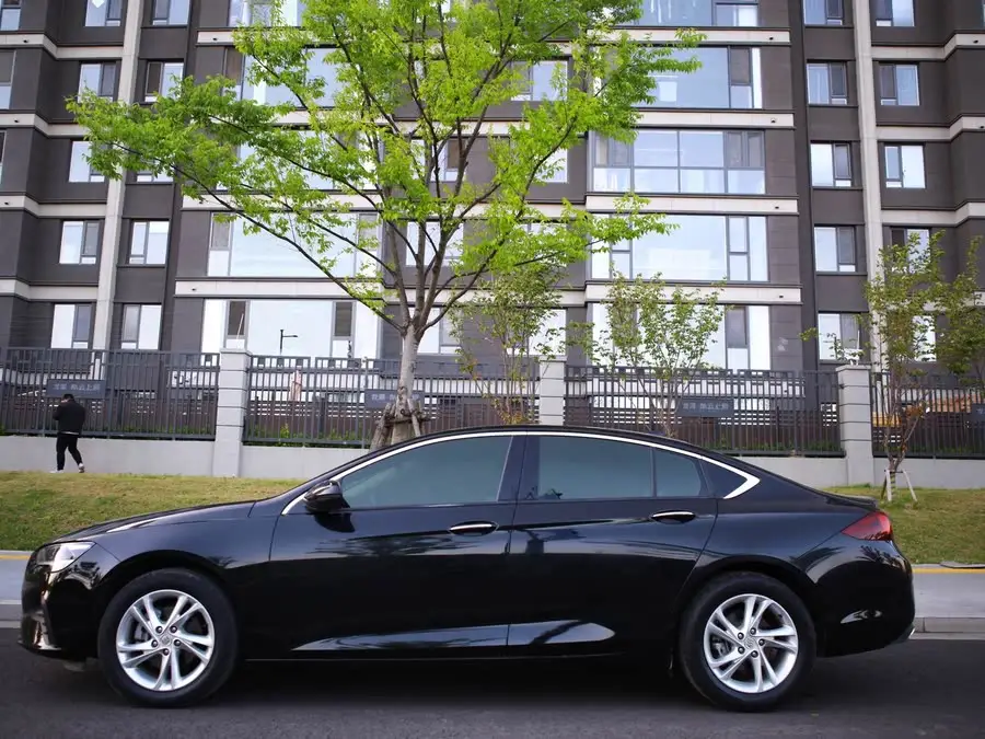 بيوك ريجال 2021 552T النخبة