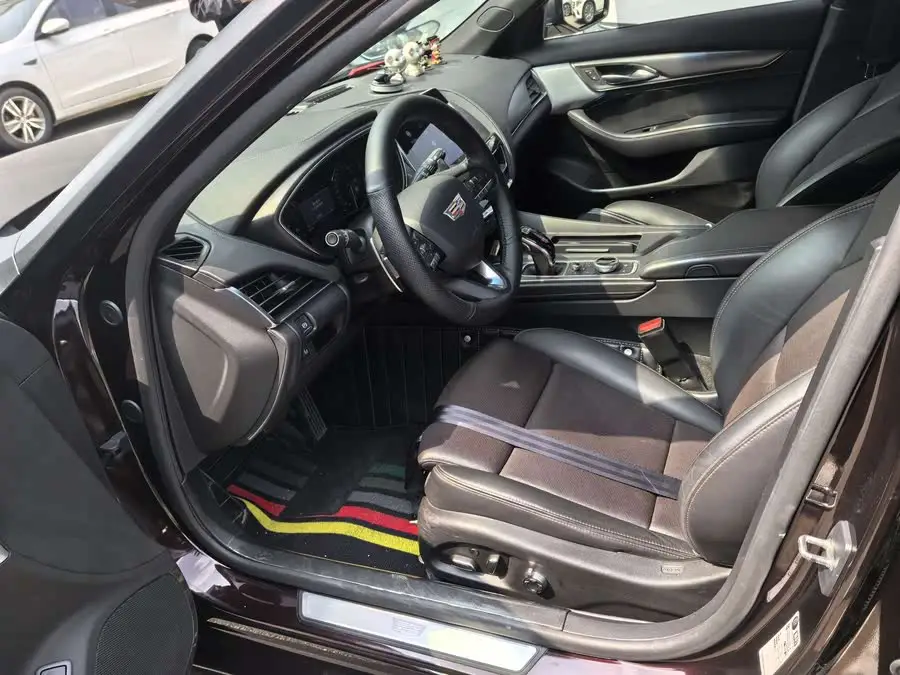 كاديلاك CT5 2021 28T الرياضية الرائدة