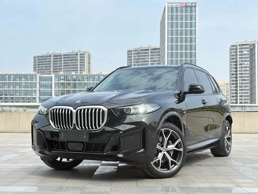بي إم دبليو X5 2023 xDrive 30Li باقة م الرياضية الليلية