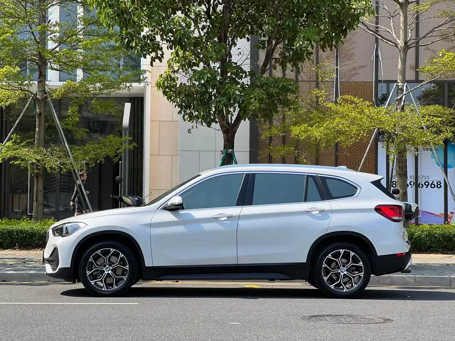 BMW X1 2022 sDrive25Li Leading Edition