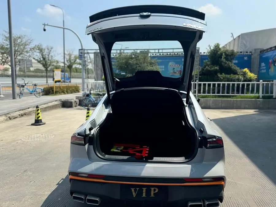 تشانغان UNI-V 2024 1.5T نسخة رياضية فاخرة