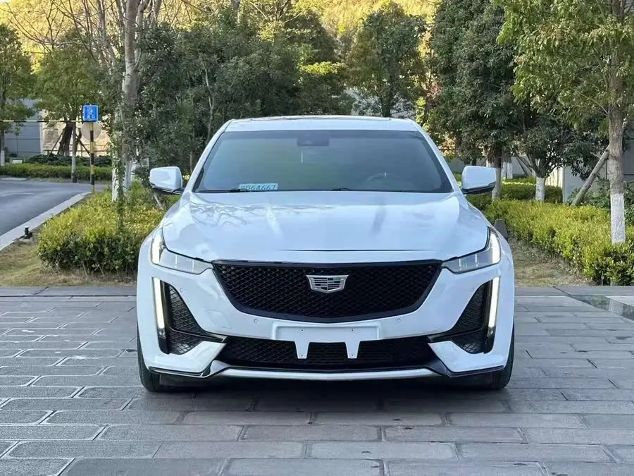 كاديلاك CT5 2021 طراز مُعدل 28T فاخرة