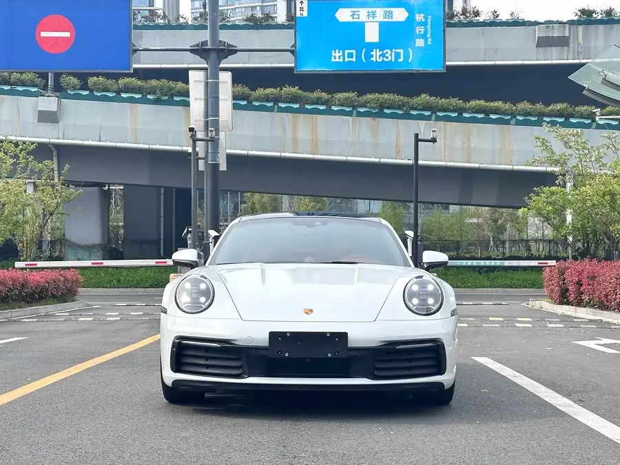 بورش 911 2023 كاريرا 3.0T