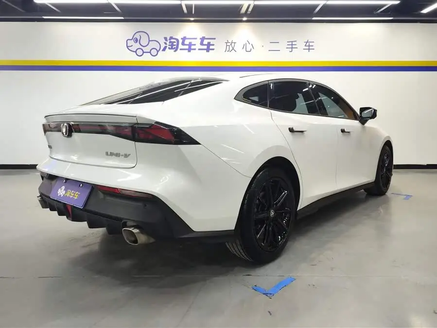 Changan UNI-V 2022 1.5T Premium