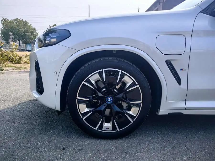 بي إم دبليو iX3 2022 فئة التحديث الابتكارية