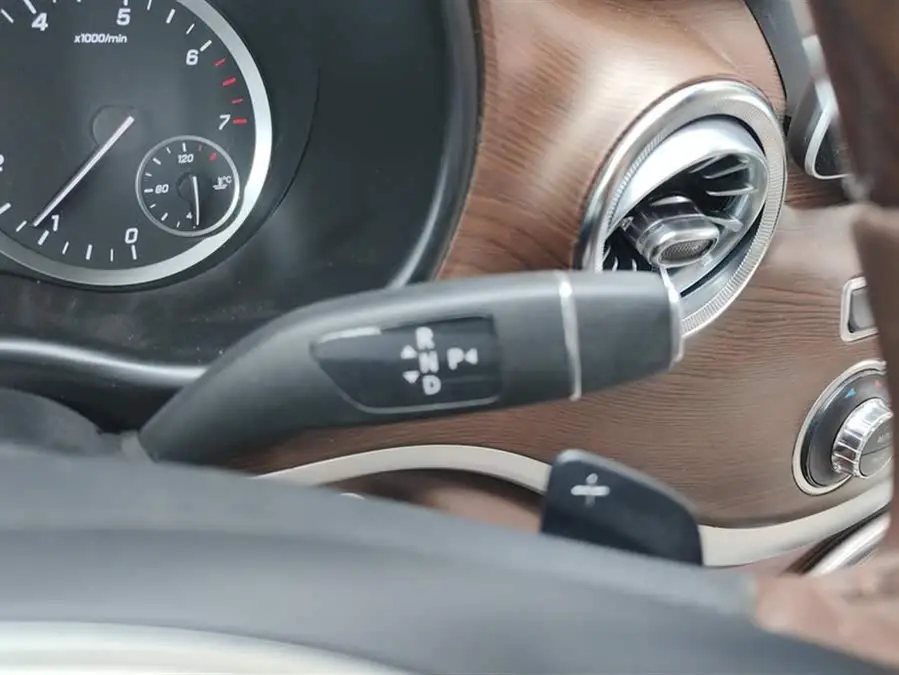 فيتو 2021 2.0T نسخة الأعمال 7 مقاعد