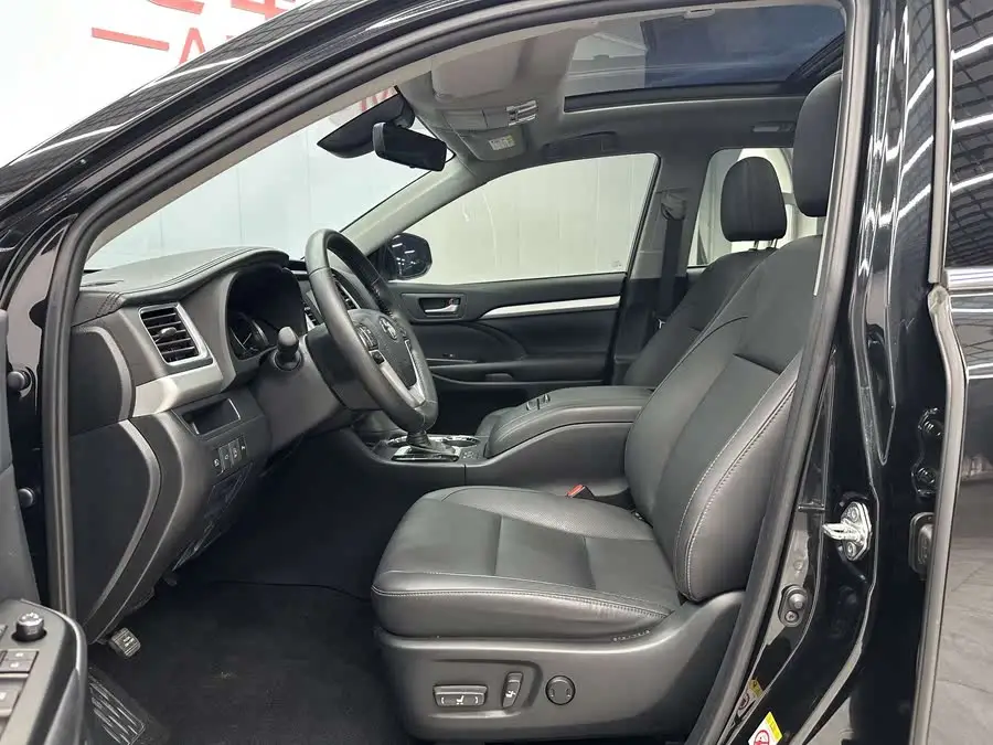 هايلاندر 2018 2.0T دفع رباعي بريميم 7 مقاعد معيار VI