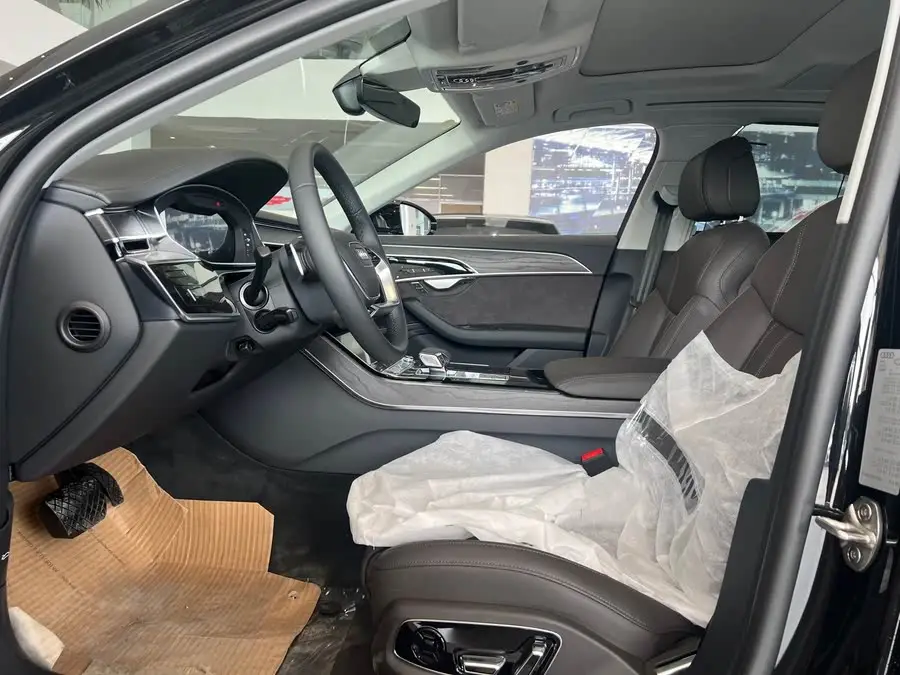 أودي A8 طراز 2025 A8L 45 TFSI quattro فاخرة