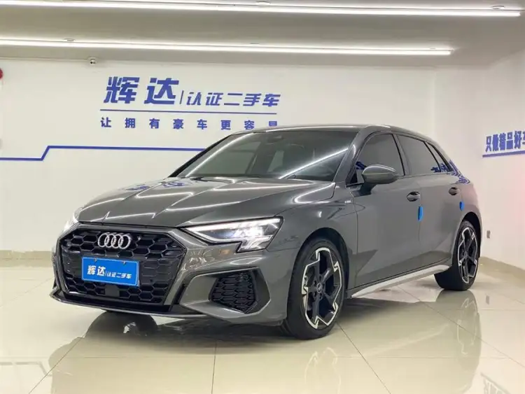 Audi A3 2023 Sportback 35 TFSI Luxury Sport Model