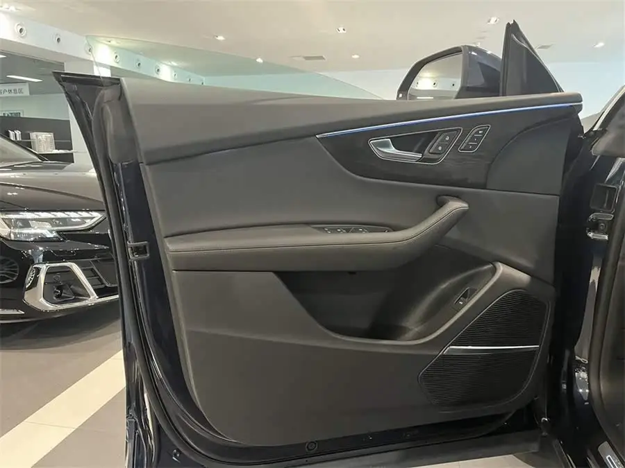 أودي Q8 2023 55 TFSI الفاخرة الديناميكية