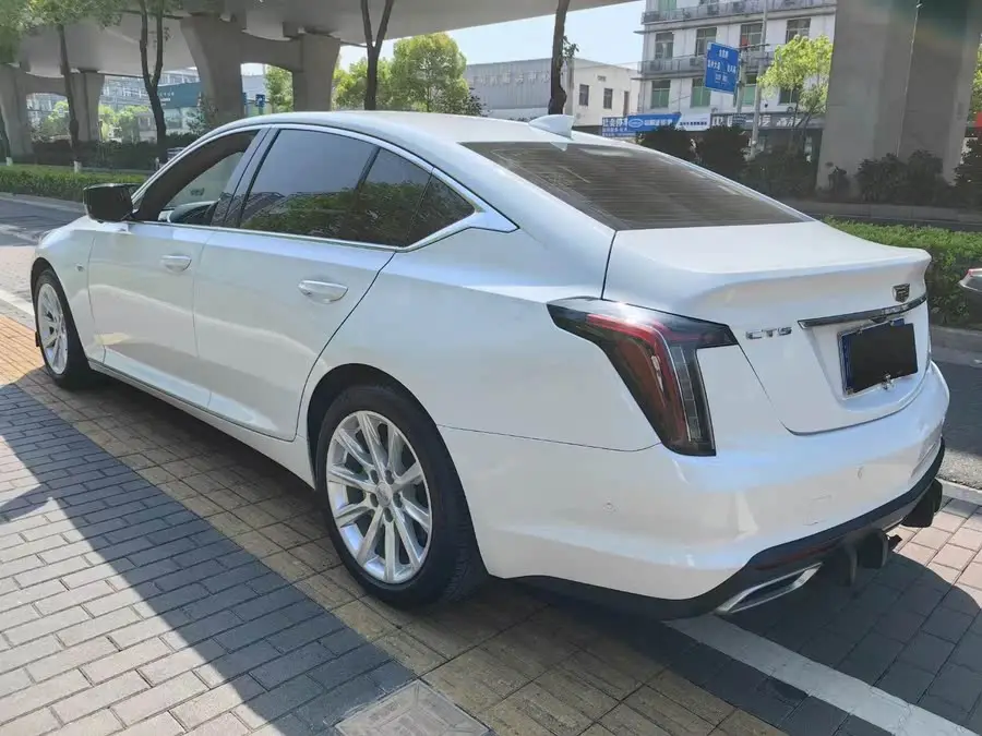 كاديلاك CT5 2022 28T الفاخرة