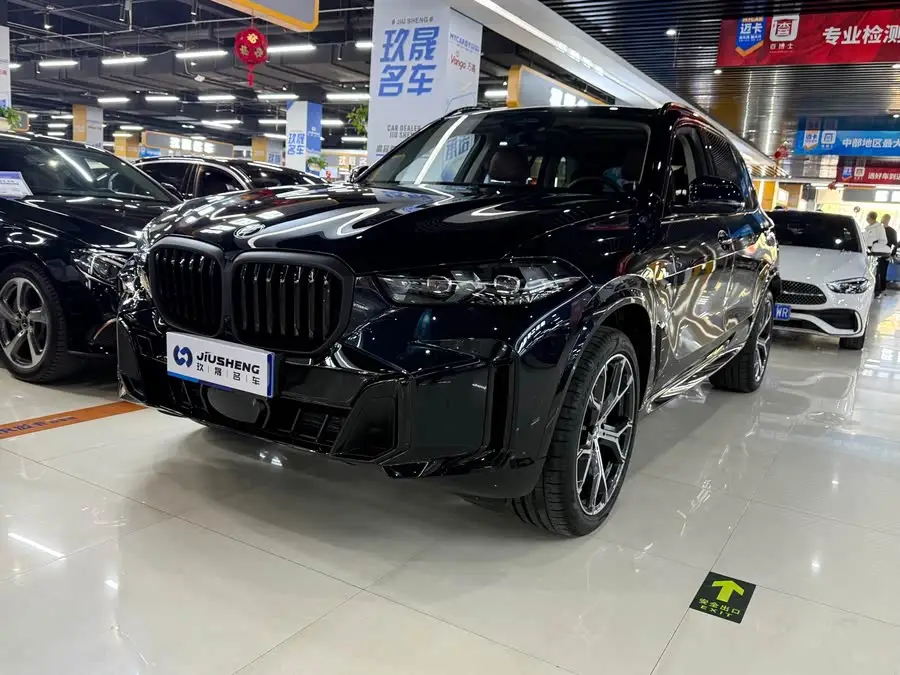بي إم دبليو X5 2023 xDrive 30Li حزمة M الرياضية الليلية