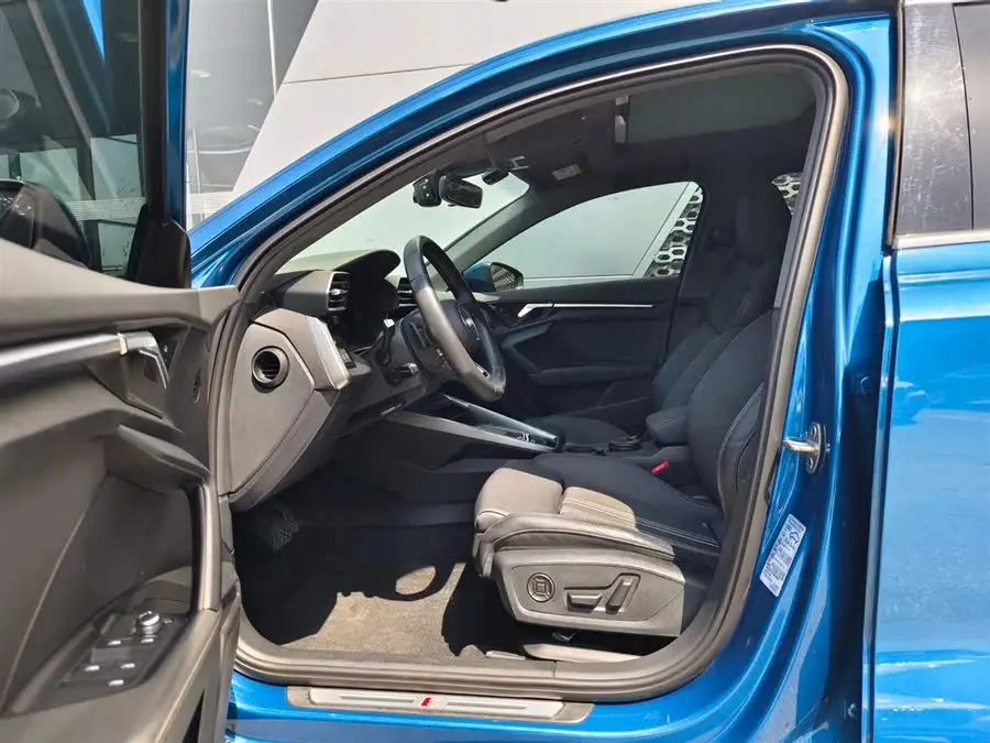 أودي A3 2021 سبورتباك 35 TFSI إصدار الموضة الرياضية