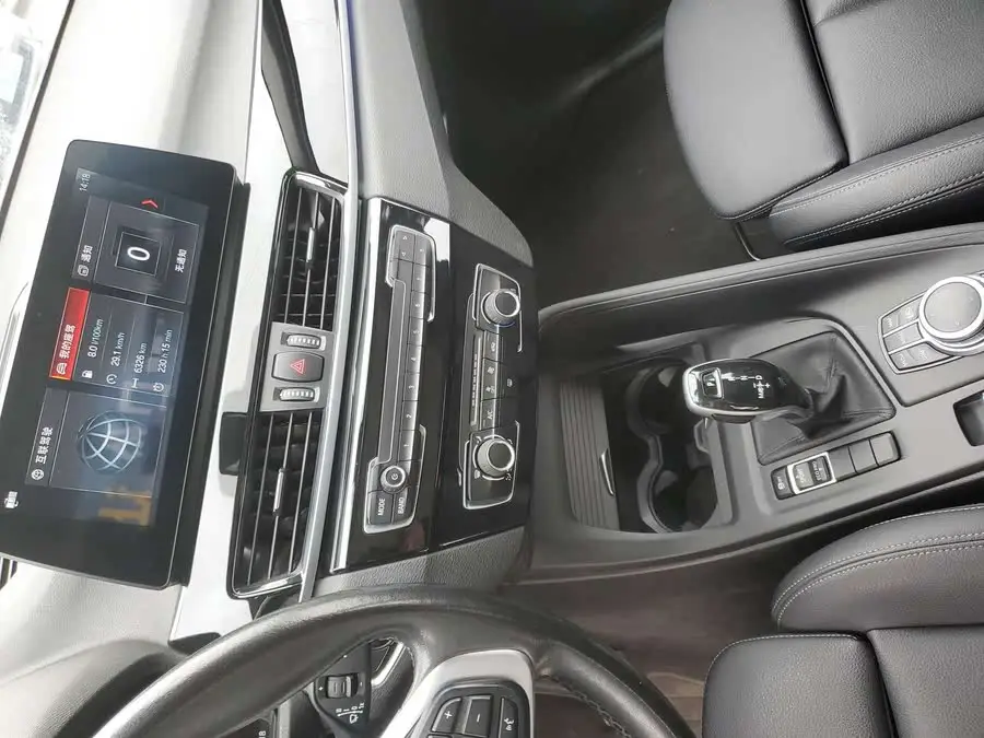 بي إم دبليو X1 2021 تحديث sDrive20Li طراز الموضة