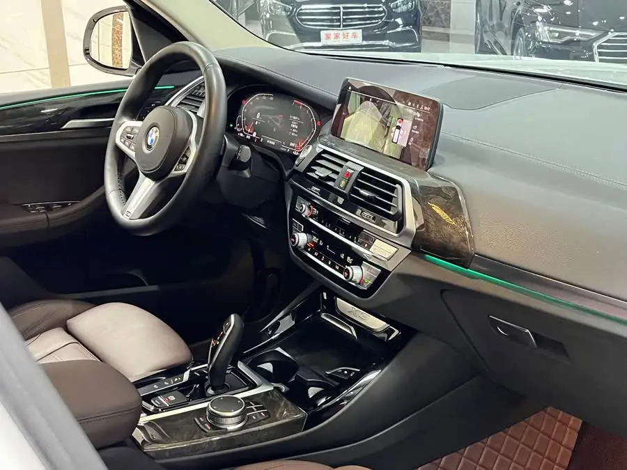 بي إم دبليو X3 طراز 2021 xDrive30i النسخة الرائدة حزمة M الرياضية