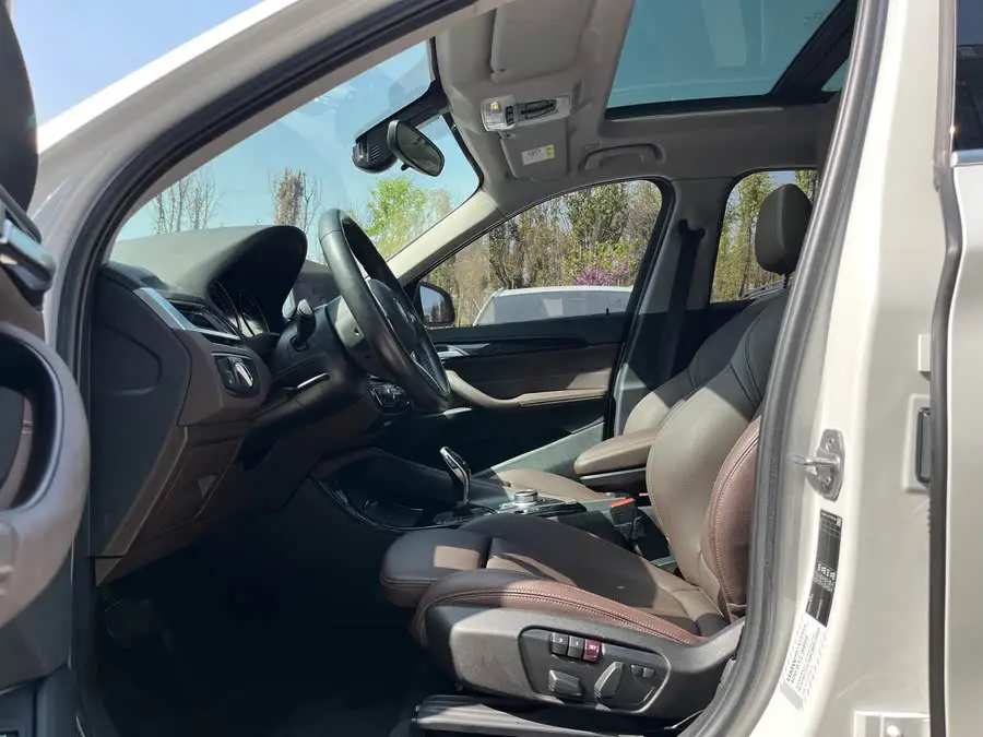 بي إم دبليو X1 2020 sDrive20Li الحصرية