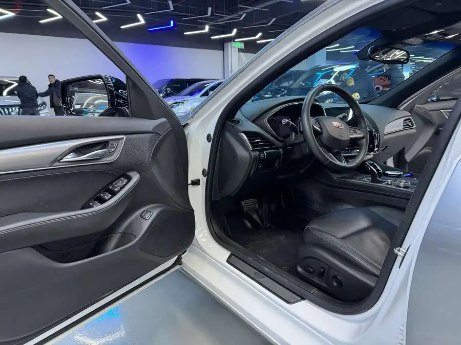 Cadillac CT5 2023 28T Luxury (Standard Version)