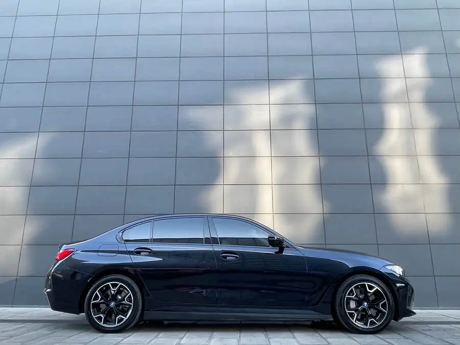 بي إم دبليو i3 2024 eDrive 40 L حزمة الليل