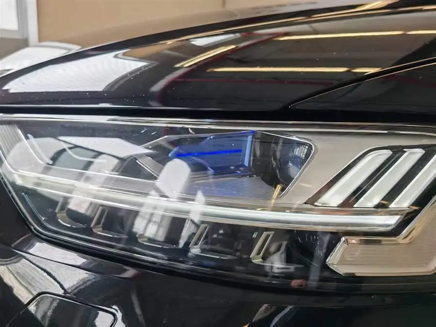 أودي A8 طراز 2022 A8L 60 TFSI quattro إصدار مجموعة البريميوم