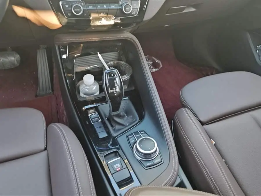 بي إم دبليو X1 2020 sDrive20Li البريستيج