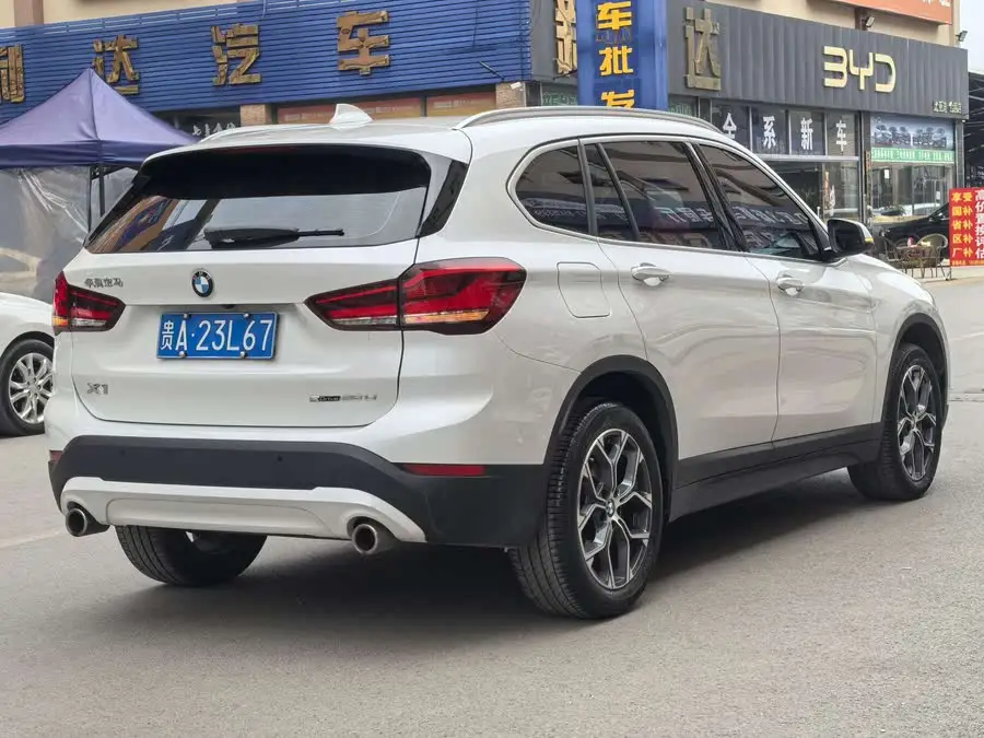 بي إم دبليو X1 2021 sDrive25Li الطراز الرائد