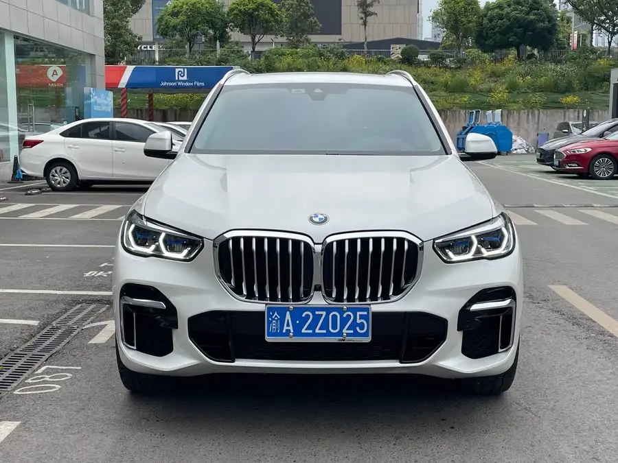 بي إم دبليو X5 2022 xDrive 30Li حزمة M الرياضية المتميزة