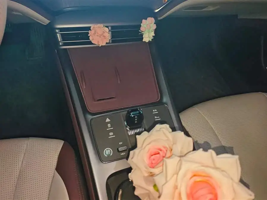 ختم 2023 DM-i 1.5L 121 كم فاخرة