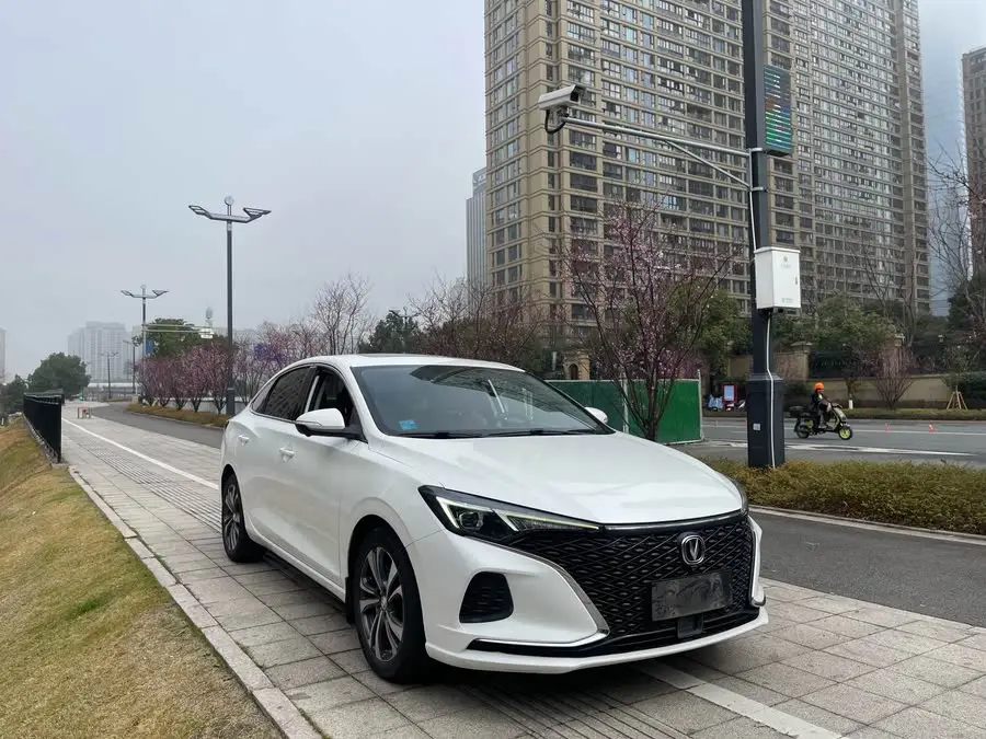 إيدونغ 2020 بلس بلو ويل NE 1.4T GDI DCT رائد