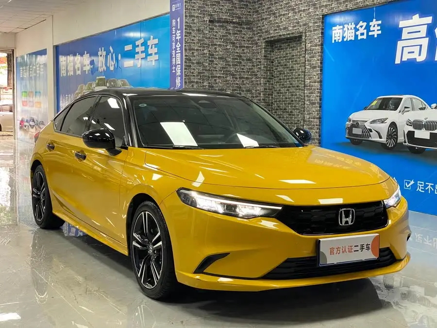 طراز 2023 هاتشباك 240TURBO CVT إصدار الليل الخيالي