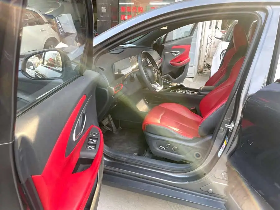 شانجان UNI-T 2020 1.5T الفئة الرائدة