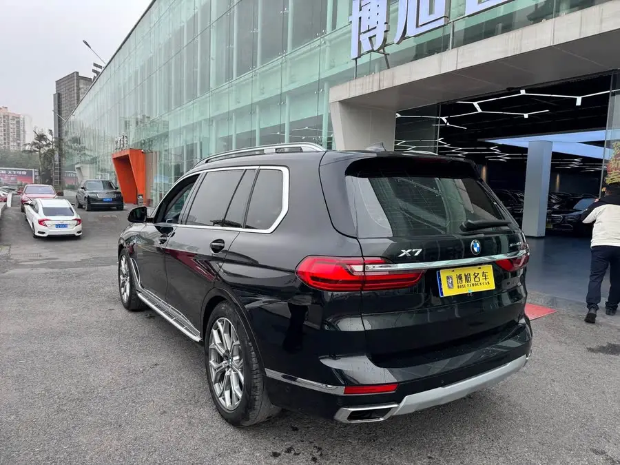 بي إم دبليو X7 2021 xDrive40i حزمة M الرياضية المتميزة