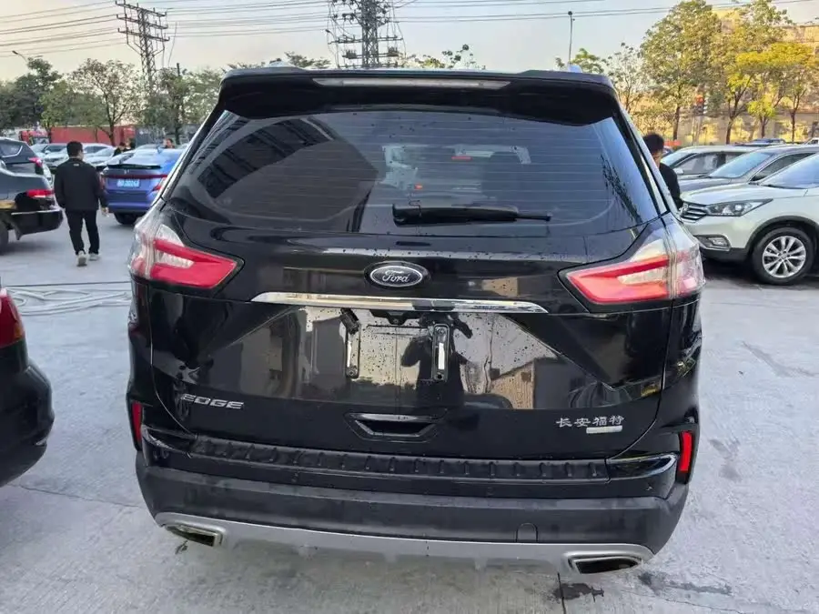 2020 Edge EcoBoost 245 Two-Wheel Drive Platinum 7-Seater