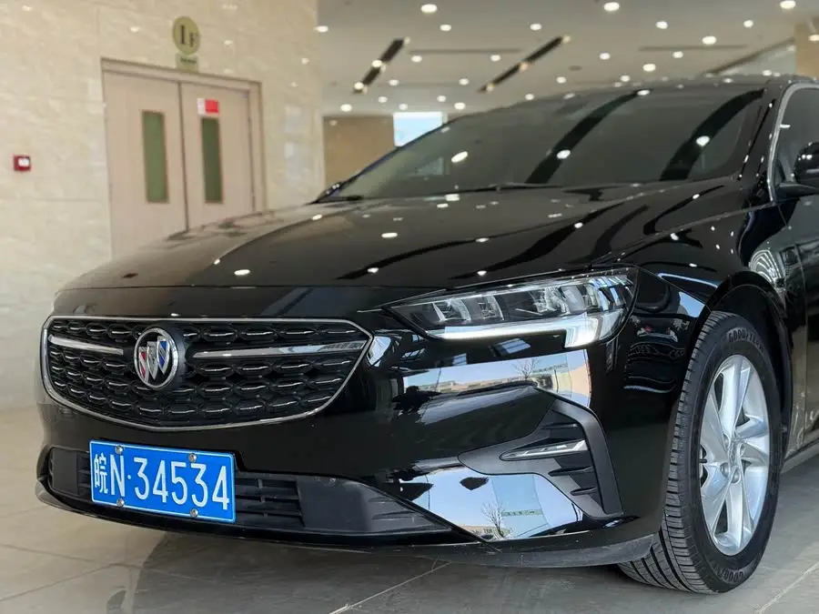 بيوك رجَال 2023 552T إصدار ذكي