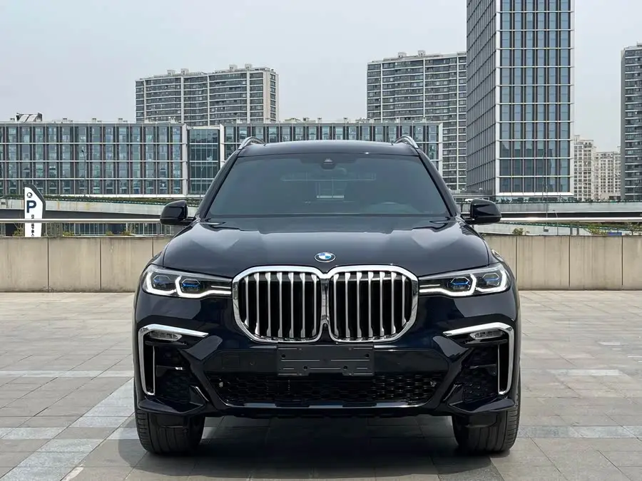 بي إم دبليو X7 2022 xDrive40i الفئة الفاخرة حزمة M الرياضية